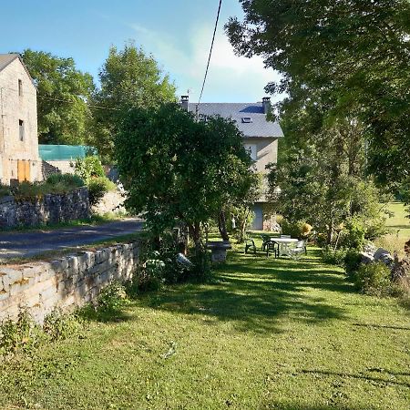 Au Domaine Des Oiseaux Bed & Breakfast Montredon  Exterior photo