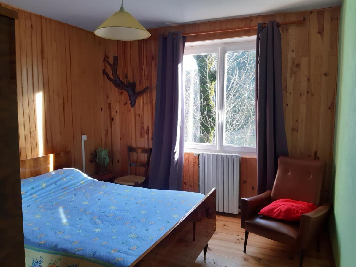 Au Domaine Des Oiseaux Bed & Breakfast Montredon  Exterior photo